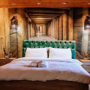 Keshtjella Xhabeqos Hotel Laknas